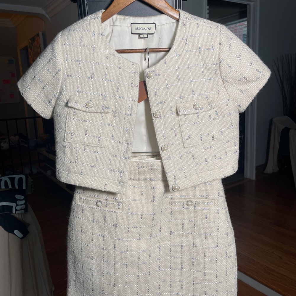 Elegant Cream Tweed Women's Blazer and Skirt Set